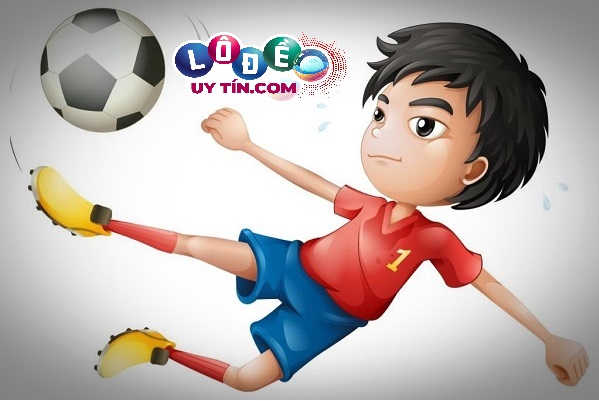 Mơ xem đá bóng đánh con gì, có ý nghĩa gì?