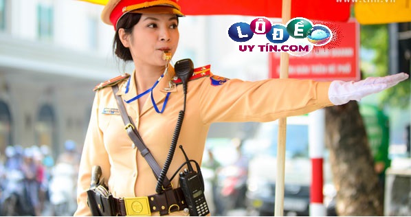 Mơ thấy cảnh sát giao thông có là điềm xấu? Đánh con gì?